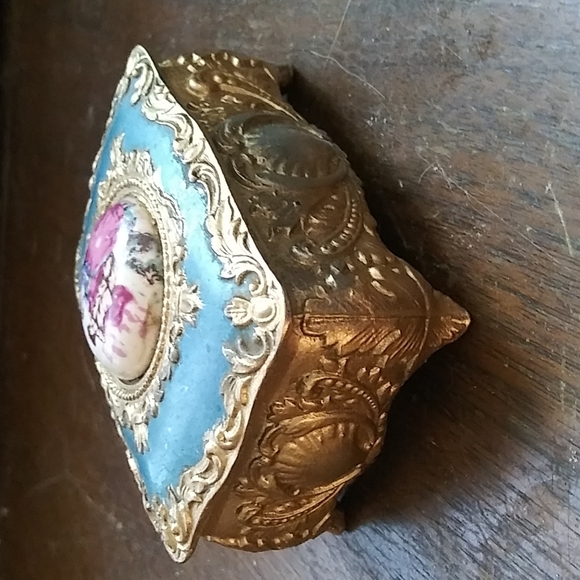 Vintage Small Trinket Box - Picture 2 of 3